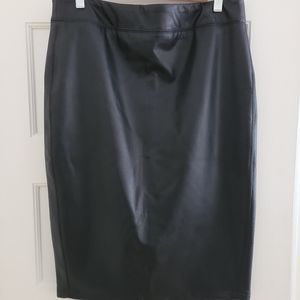 Rachel Zoe size M faux leather pencil skirt. NWT.